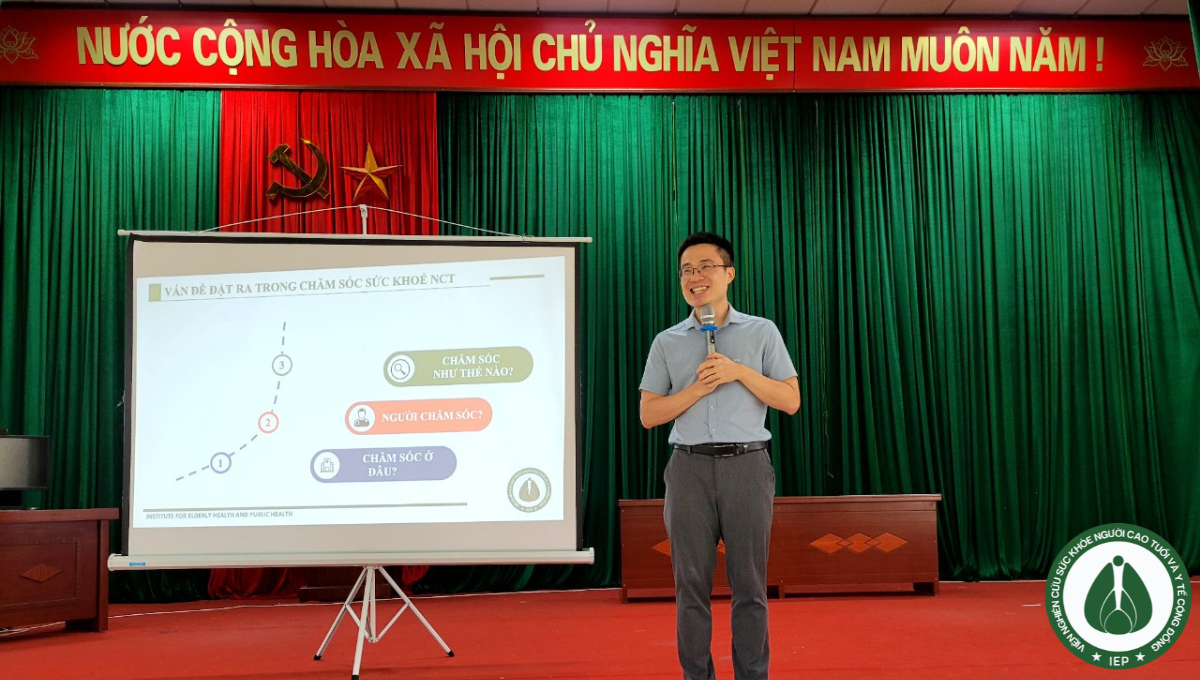 Ông Nguyễn Thanh Tiến - Chuyên viên phát triển đề án chăm sóc sức khỏe Người cao tuổi Viện IEP phát biểu